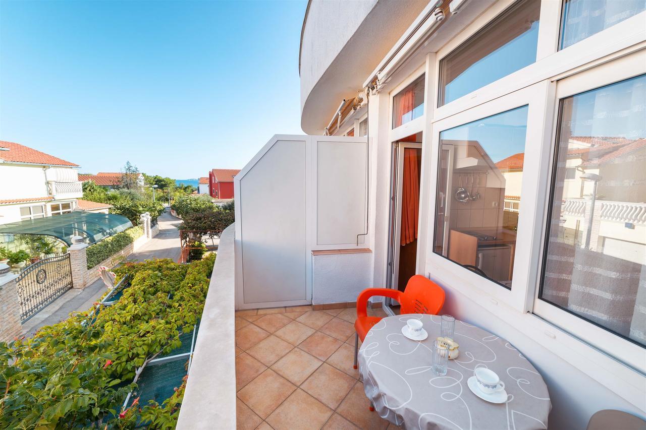 Apartments Zanze Vodice Bagian luar foto